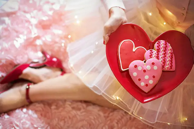 Valentine's Day is marked by the exchange of heartfelt expressions of love. Traditional customs include the exchange of cards, often adorned with romantic symbols such as hearts