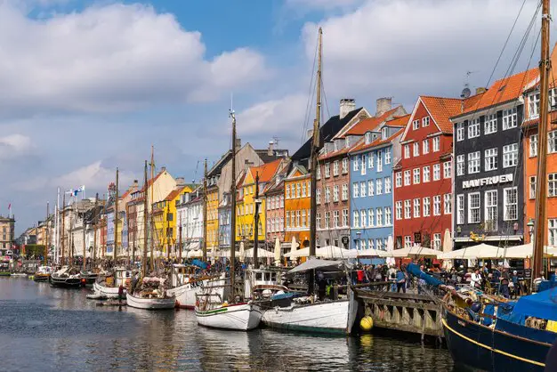 Discovering Copenhagen: Must-Visit Places and Culinary Delights